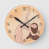 Flow of Time – Artistic Woman Wall Clock (No AI) Runde Wanduhr (Vorderseite)