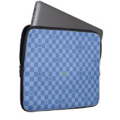 Flower Checkered Pattern No. 01 - Light Blue Laptopschutzhülle (Vorne Rechts)