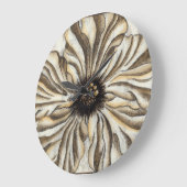 Flowerhead Fresco on Tan Background Große Wanduhr (Winkel)