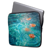 Flowers Floating on Water  Laptopschutzhülle (Vorderseite Links)