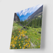 Flowers | Montana Flower Path Quadratische Wanduhr (Winkel)
