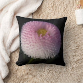 flowers on black - rosa Bellis Kissen (Decke)