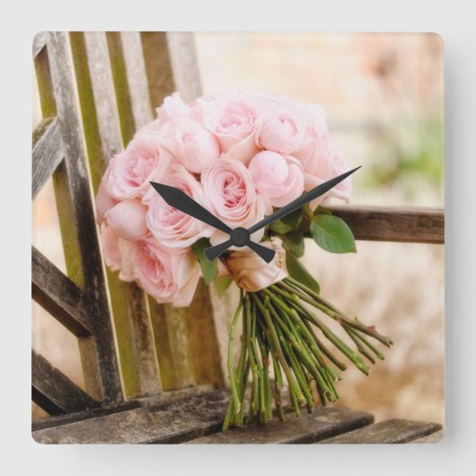 Flowers | Pink Rose Bouquet Quadratische Wanduhr (Vorderseite)