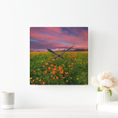 Flowers | Wildflower Field Snowcapped Mountains Quadratische Wanduhr (Zuhause)