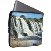 Flowing Waters of Hopkins Falls Laptopschutzhülle (Vorne Rechts)