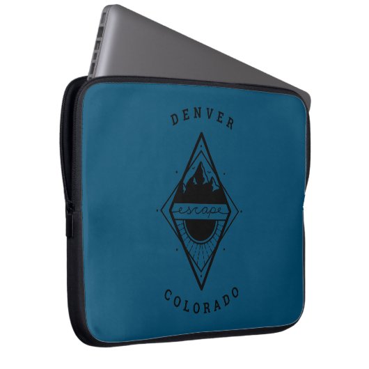 Flucht in die Berge Laptop Sleeve Blau (Vorne Rechts)