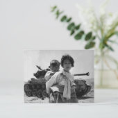 Flüchtling aus dem Koreakrieg mit Baby Postkarte (Stehend Vorderseite)