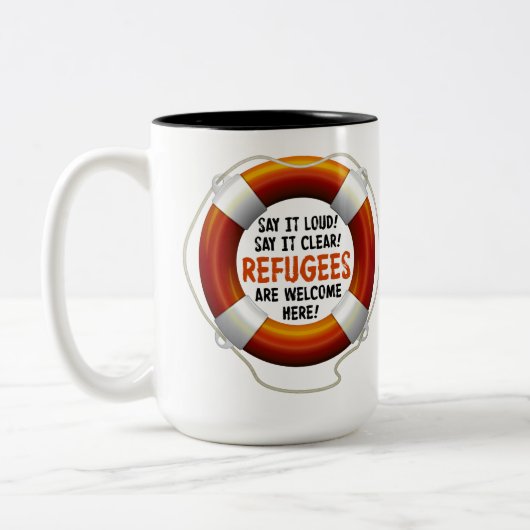 Flüchtlinge begrüßen große Tasse (Links)