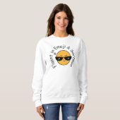 "Fluent in Emoji and Sarcasm" Funny Women's Sweatshirt (Vorne ganz)