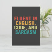 Fluent in English Code und Sarcasm Funny Coding Einladung (Stehend Vorderseite)