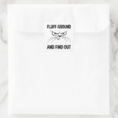 Fluff umher und finden Sie heraus Quadratischer Aufkleber (Tasche)