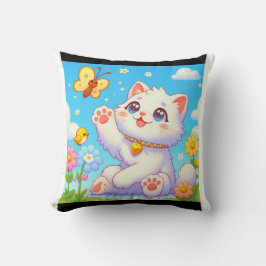 Fluffe Katze spielt mit Schmetterling Kissen