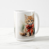 FLÜFFE ORANGE TABBY KITTEN MIT ROTER KLEINE KAFFEETASSE (VorderseiteRechts)