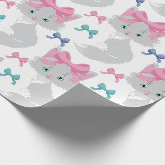 Fluffe Weihnachtskatze mit rosafarbenem Bug Geschenkpapier (Ecke)