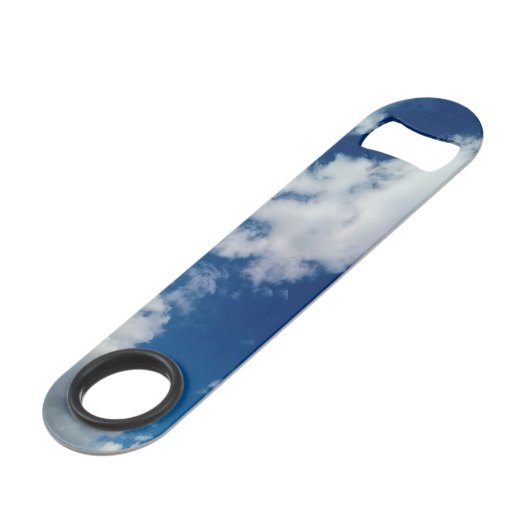 Fluffe Wolken Speed Flaschenöffner (Vorderseite Schrägansicht)