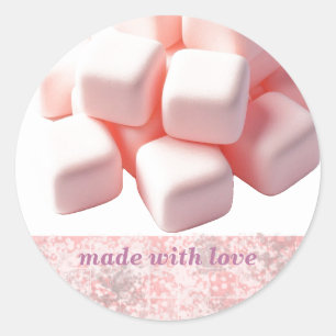 Fluffige rosa quadratische Marshmallows Runder Aufkleber