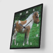 Fluffy Adorable Dartmoor Pony Quadratische Wanduhr (Winkel)