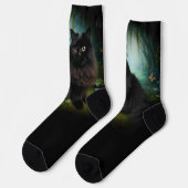 Fluffy Black Cat in Misty Woods Socken (Linkes Detail)