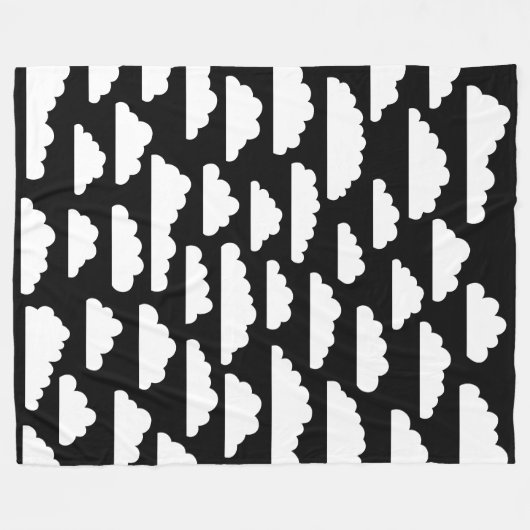 Fluffy Clouds - weiß auf schwarz Fleecedecke (Vorderseite (Horizontal))