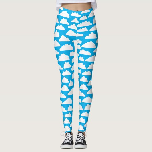 Fluffy Clouds - White on #00b0ef Sky Blue Leggings (Vorderseite)