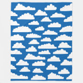 Fluffy Clouds - White on Blue 005cad Fleecedecke (Vorderseite)