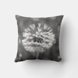 Fluffy Dandelion Black and White Blume Cotton Kissen