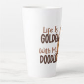 Fluffy Goldendoodle Latte Tasse (Vorderseite)