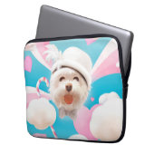 Fluffy Hund mit Weißhut Laptopschutzhülle (Vorderseite Links)