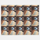 "Fluffy Majesty: The Big Wooly Brown Alpaca" Fleecedecke (Vorderseite (Horizontal))