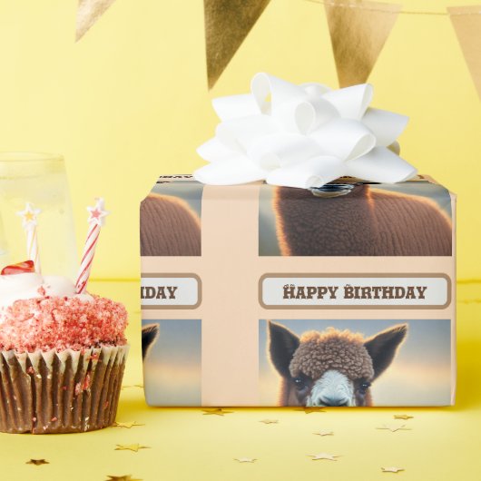 "Fluffy Majesty: The Big Wooly Brown Alpaca" Geschenkpapier (Geburtstagsparty)