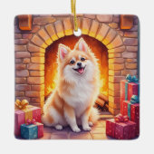 Fluffy Pomeranian Cozy Christmas Fireplace Dog Art Keramikornament (Vorderseite)