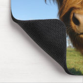 Fluffy Scottish Highland Cow - Blue Sky Mousepad (Ecke)