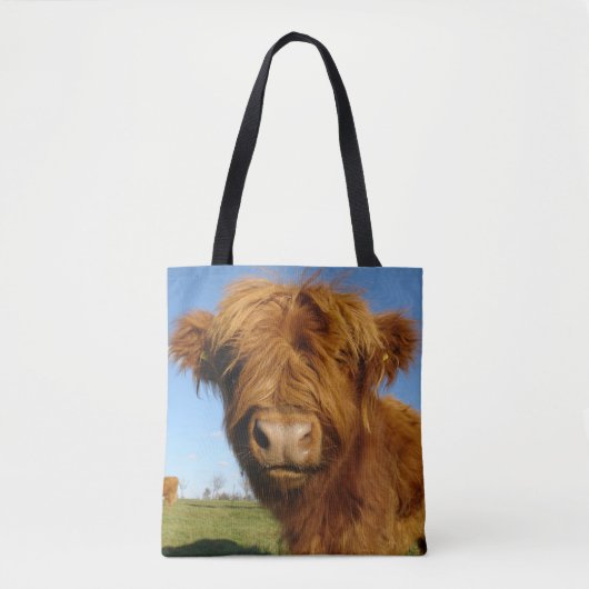 Fluffy Scottish Highland Cow - Blue Sky Tasche (Vorderseite)