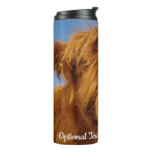 Fluffy Scottish Highland Cow - Blue Sky Thermosbecher (Nach links gedreht)