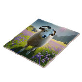 Fluffy Sheep Feld von violetten Blumen Fliese (Seite)