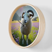 Fluffy Sheep Feld von violetten Blumen Uhr (Winkel)