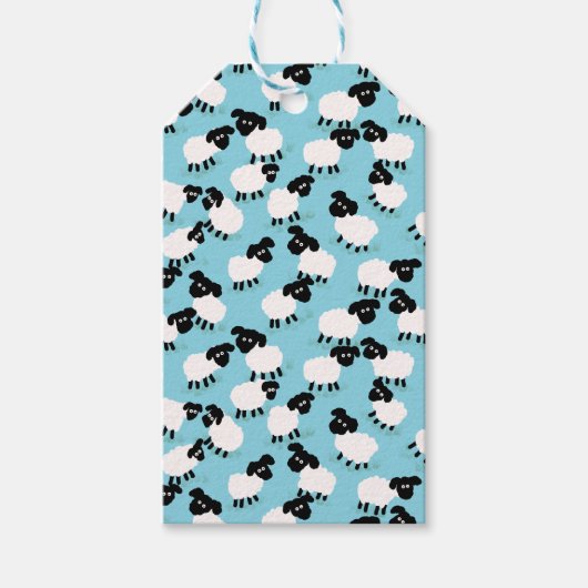 Fluffy Sheep on Baby Blue Geschenkanhänger (Vorderseite)