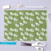 Fluffy White Bunnies auf Green Seidenpapier (Handwerk)