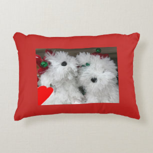 **FLÜFFY WHITE PUPPIES** CHRISTMAS DEKOKISSEN