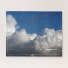 Fluffy Wolken in einem Cerulean Blue Summer Sky Puzzle