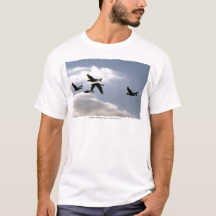 Flug des wilden T - Shirt   der Gans-  fertigen