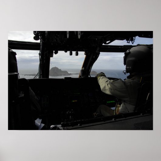 Flugbesatzungen nähern sich Farallon Island Poster (Vorne)