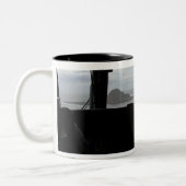 Flugbesatzungen nähern sich Farallon Island Zweifarbige Tasse (Links)