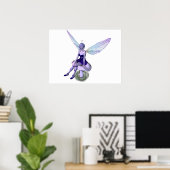 Flügelige Fee auf Pilzplakat Poster (Heimbüro)