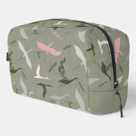 Flügelkranmuster auf Salbeigrün Waschbeutel (Rechte Ecke)