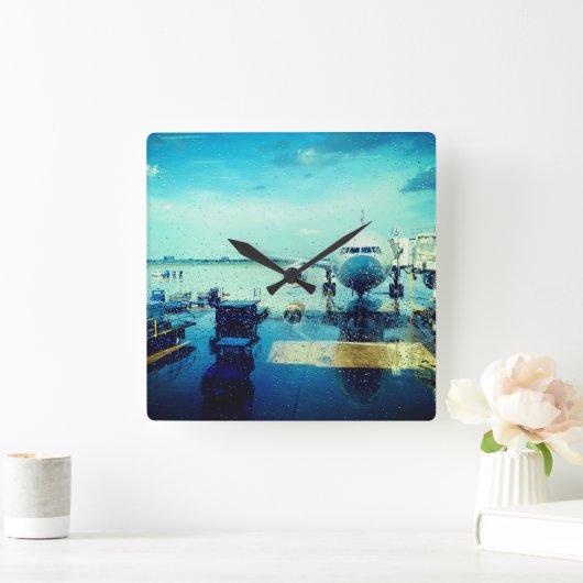 Flughafen in Rain Quadratische Wanduhr (Zuhause)