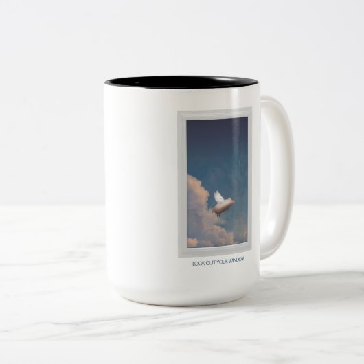 Flugschwein im Fenster Zweifarbige Tasse (VorderseiteRechts)