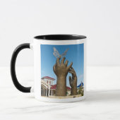 Flugskulptur Tasse (Links)