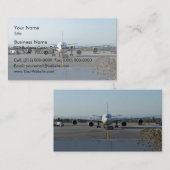 Flugzeug am Flughafen mit blauem Himmel im Visitenkarte (Vorne/Hinten)