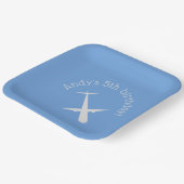 Flugzeug auf blauem Personalisiert Pappteller (Gewinkelt)